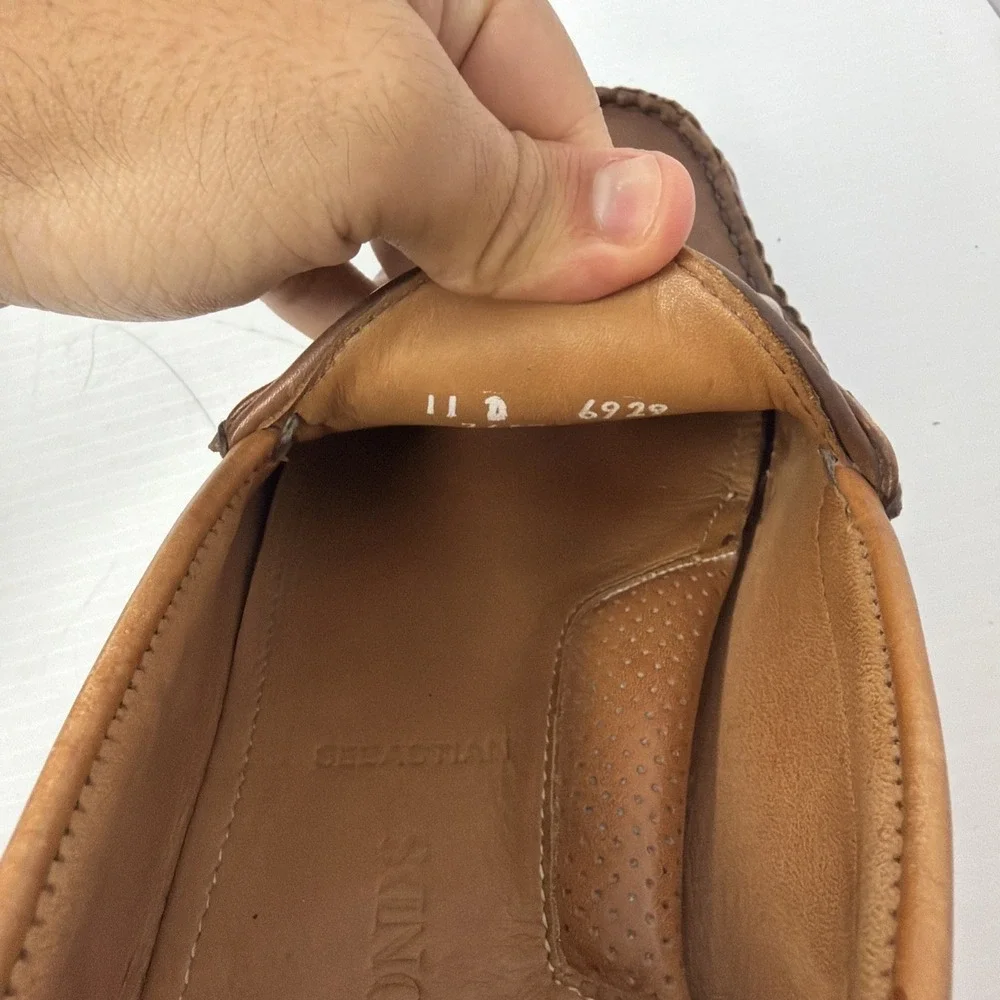 Allen Edmonds‎ 
